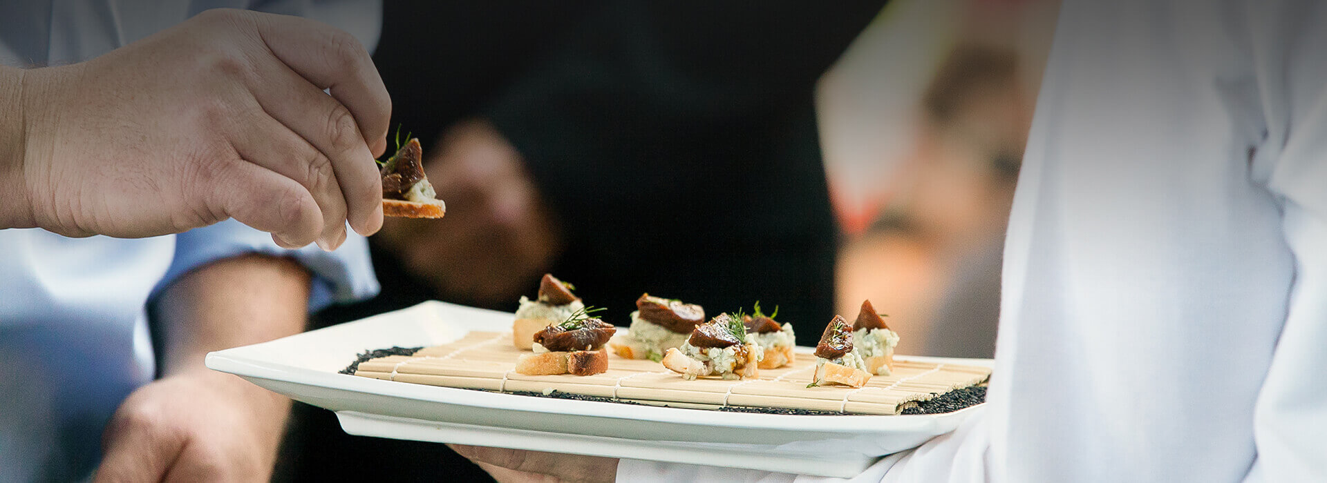 Réceptions et cocktails dinatoires organisé par Les Savouries traiteur à Béziers dans l'Hérault